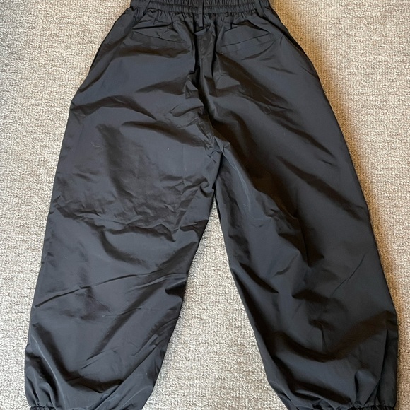NEW Snowverb Searipe Women’s black snowpants, size medium - Picture 3 of 4